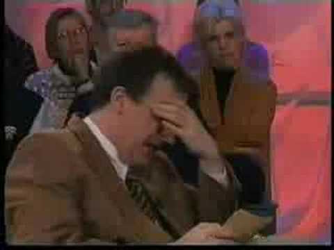 Conductor tentado de los invitados. Subtitulado