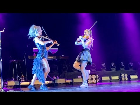 Nina Sofie - performance with Lindsey Stirling in Verona