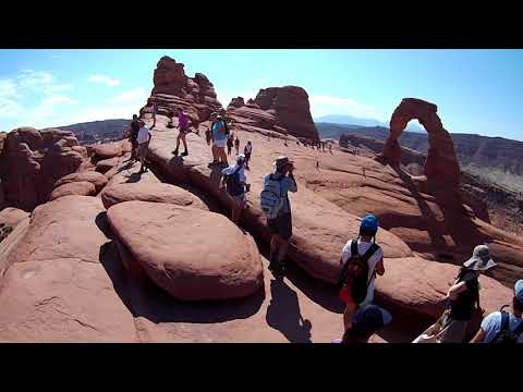 The most dangerous narrow rock ledge of the Delicate Arch Trail