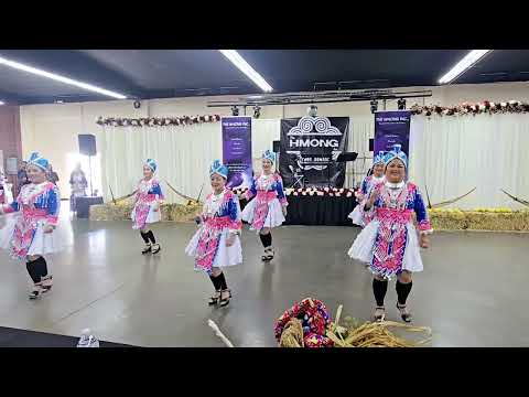 Niam tsev Merced sib xeem line dance nyob Fresno new year 2024-2025