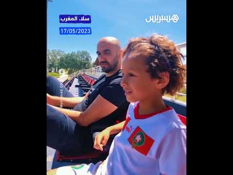 وليد الركراكي يقدم النصائح لأحد زواره بمركز محمد السادس بالمعمورة