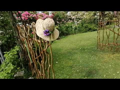 Una passeggiata nei giardini del Comune di San Giorgio della Richinvelda - Un giardino romantico