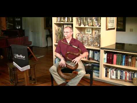 Douglas Yeo plays the serpent - video 2