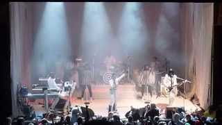 Janelle Monae - Suite IV Electric Overture / Givin Em What They Love - Live