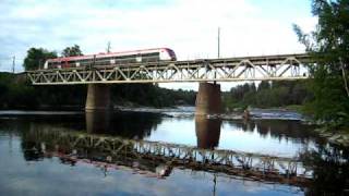 preview picture of video 'Xtrafik regional train from Gävle and Hudiksvall to Sundsvalls...'
