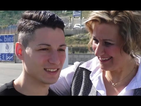 Naples - "You've Got Mail," Cristian receives a car from "The Strength of Women" (03.03.17)