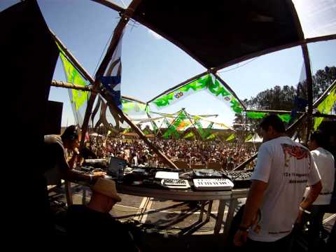 2012LIVE! @ RESPECT MAIA REVOLUTION - AUG 2011