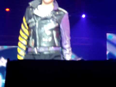 [Fancam] GD & TOP at SG KMW 2011 110715