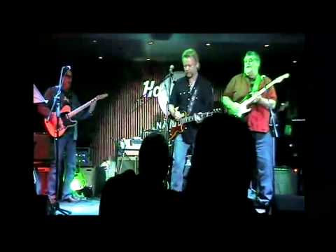 Pete plays with Lee Roy in Nashville