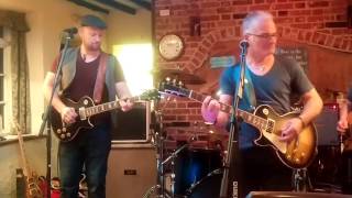 Smoke on the water & Ready and Willing - Midnight Circus