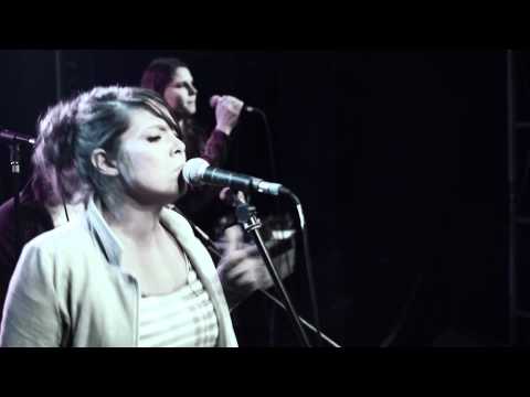 4am - Bee Song - live 2011-10-14
