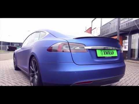 Full wrap Tesla Model S brilliant blue mat metallic nu Xwrap Groningen.