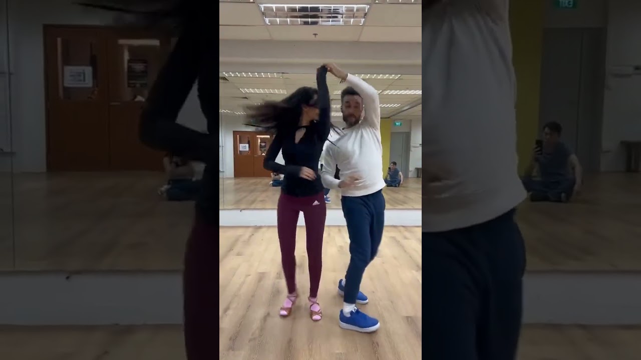 Salsa on2 class at Caliente Dance studio Singapore #salsaon2