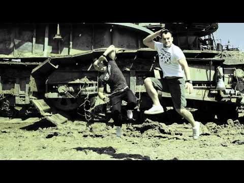 Wise D & Kobe vs. H.O.P. - Jump Around