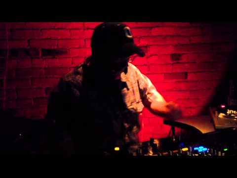 Todd Emplate live at Jea Leigh's 30th birthday (HD)