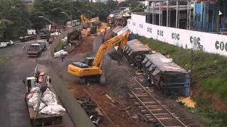 preview picture of video 'Maquinas trabalhando no descarrilamento em Catanduva-SP Parte #1'