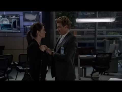 The Mentalist 7x06-Jane,Lisbon:"Any guesses about your present?"