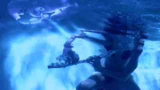 preview picture of video 'Magica Rapsodia - Flautista suona immersa in acqua'
