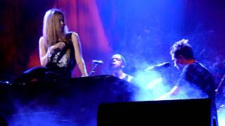 Avril Lavigne - Fix You (Coldplay cover), live @ HMH, Amsterdam 13/09/2011
