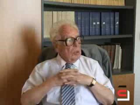 Vídeo: Francisco Fernández del Riego explica por que comezou a escribir. Asociación de Escritores en Lingua Galega, 2006.