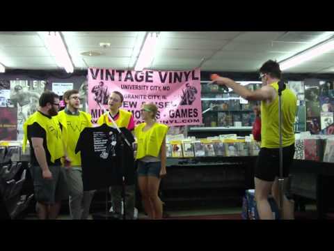 Superfun Yeah Yeah Rocketship performs El Scorcho at Vintage Vinyl St. Louis!