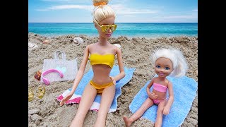 Barbie surprise at the beach-Chelsea finds a treasure!