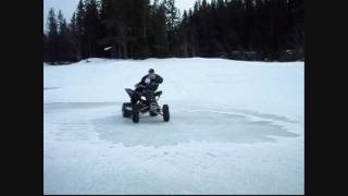 preview picture of video 'Raptor 660 playing on ice'
