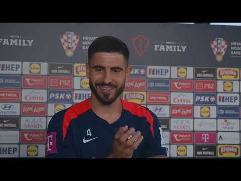 Erlić and Sosa before the clash with the Faroe Islands