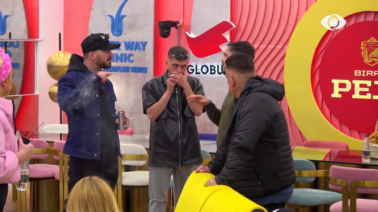 “Po vure re këto gjëra...”/ Gabriele debaton me Romeon: Përqafon njerëzit për lojë