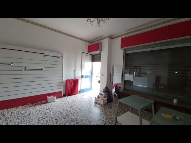 Cossato - Via Mazzini negozio. € 39.000