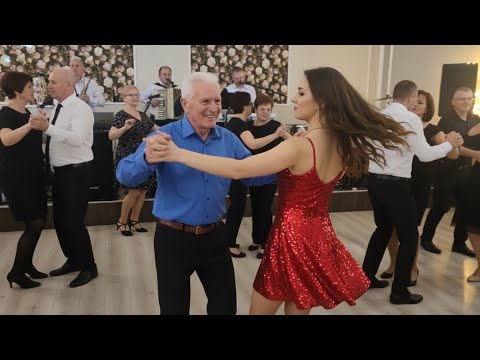 Biesiada Bez Końca – Ta piosenka sprawia, że wszyscy wstają i tańczą razem