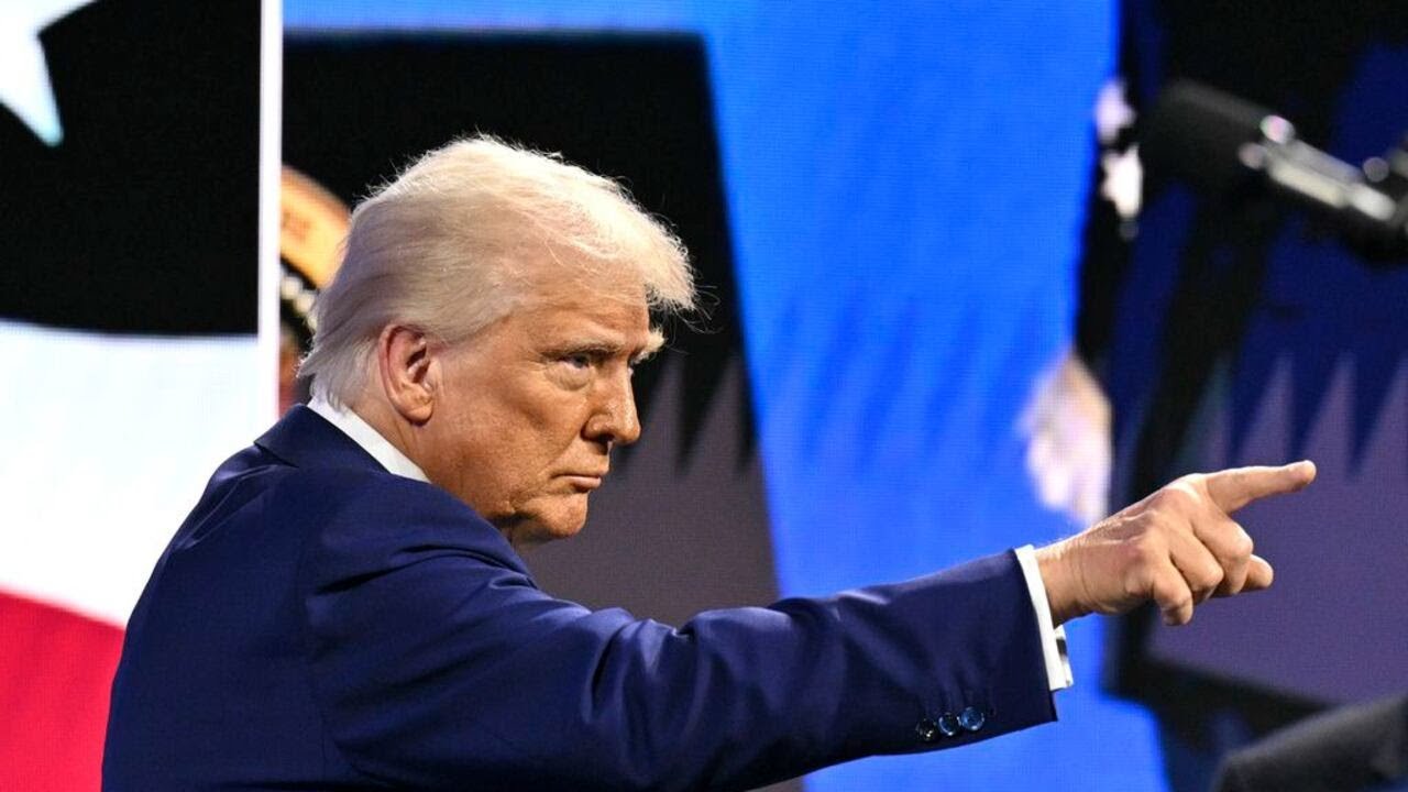 Federal workers asked to justify their jobs