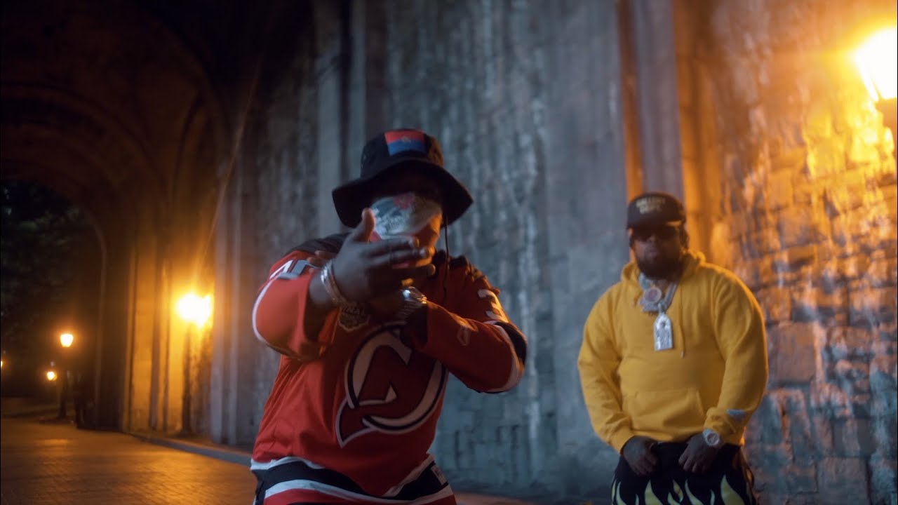 Lyrics & Translations of Folie Á Deux by Westside Gunn & MachHommy