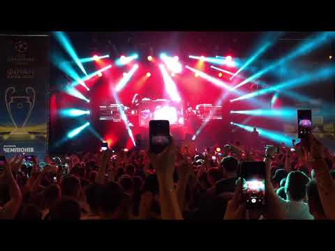 Blasterjaxx & Bassjackers vs. Martin Garrix - Switch vs. Animals [Hardwell x Kiev 2018]