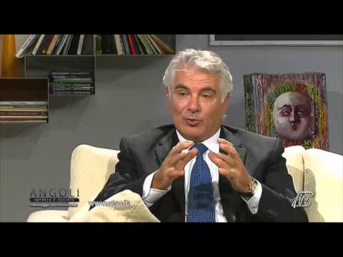 Angoli 20/10/2015: il Prof. Perone spiega cos'è e come si interviene sulla cataratta.