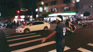 《香蕉同居中 Banana Co-Living》香蕉斜槓青年Lam: 家事小精靈/Rapper/Cook/Funky Monkey