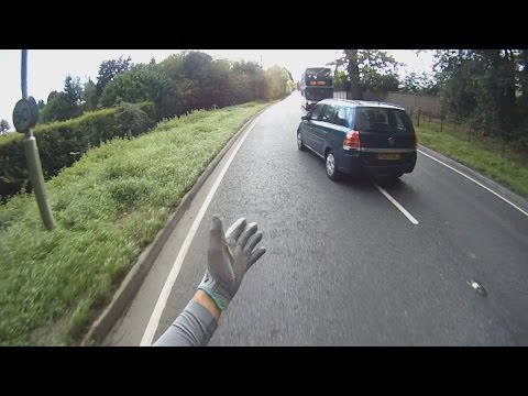 FG57XAJ - Near Head-On With Bus
