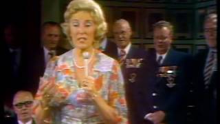 Vera Lynn: White Cliffs Dover, Nightingale Berkeley Sq,