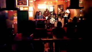 Eddie Shaw sings with the Mike Wheeler Band at Kingston Mines