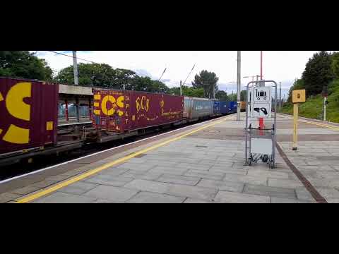 66015 4m25 Mossend to Daventry.