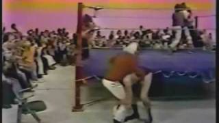 Bounty Hunters vs Robert Gibson, Jackie Welch (CWA 11-11-78) Classic Memphis Wrestling
