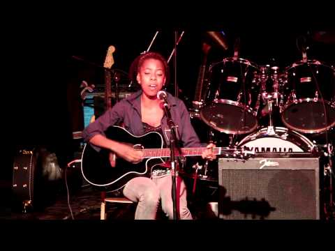 BRITNEY STONEY LIVE