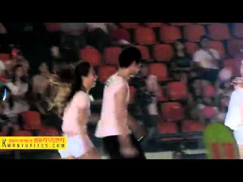 100821 Yuri and Minho SM Town