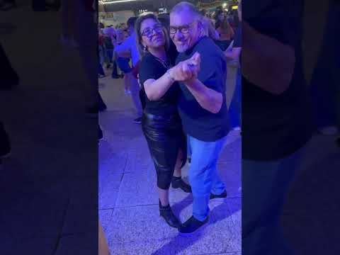 Bailão em três barras do Paraná