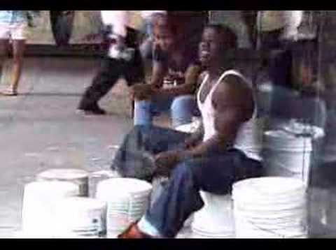 DRUM SOLO - Street Drums Tony Royster Jr.