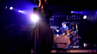 Anna Calvi - First We Kiss (Live at Debaser Slussen, Stockholm 2011-10-12)