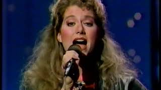 Amy Grant Performs on The Tonight Show in 1986.