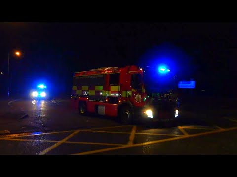 *BULLHORN/LIFE RISK* Ashton Pump And Technical Response Unit Turnout-Greater Manchester Fire Rescue