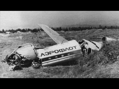 як-40 пассажирский самолёт. катастрофа як-40 в бердянске. як 40 катастрофы. катастрофа як-40 под ханты-мансийском. катастрофа a310 под междуреченском.