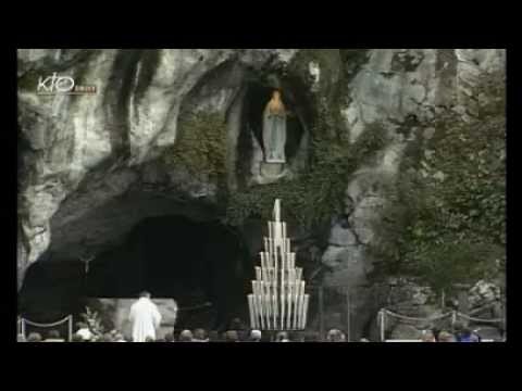 Chapelet à Lourdes